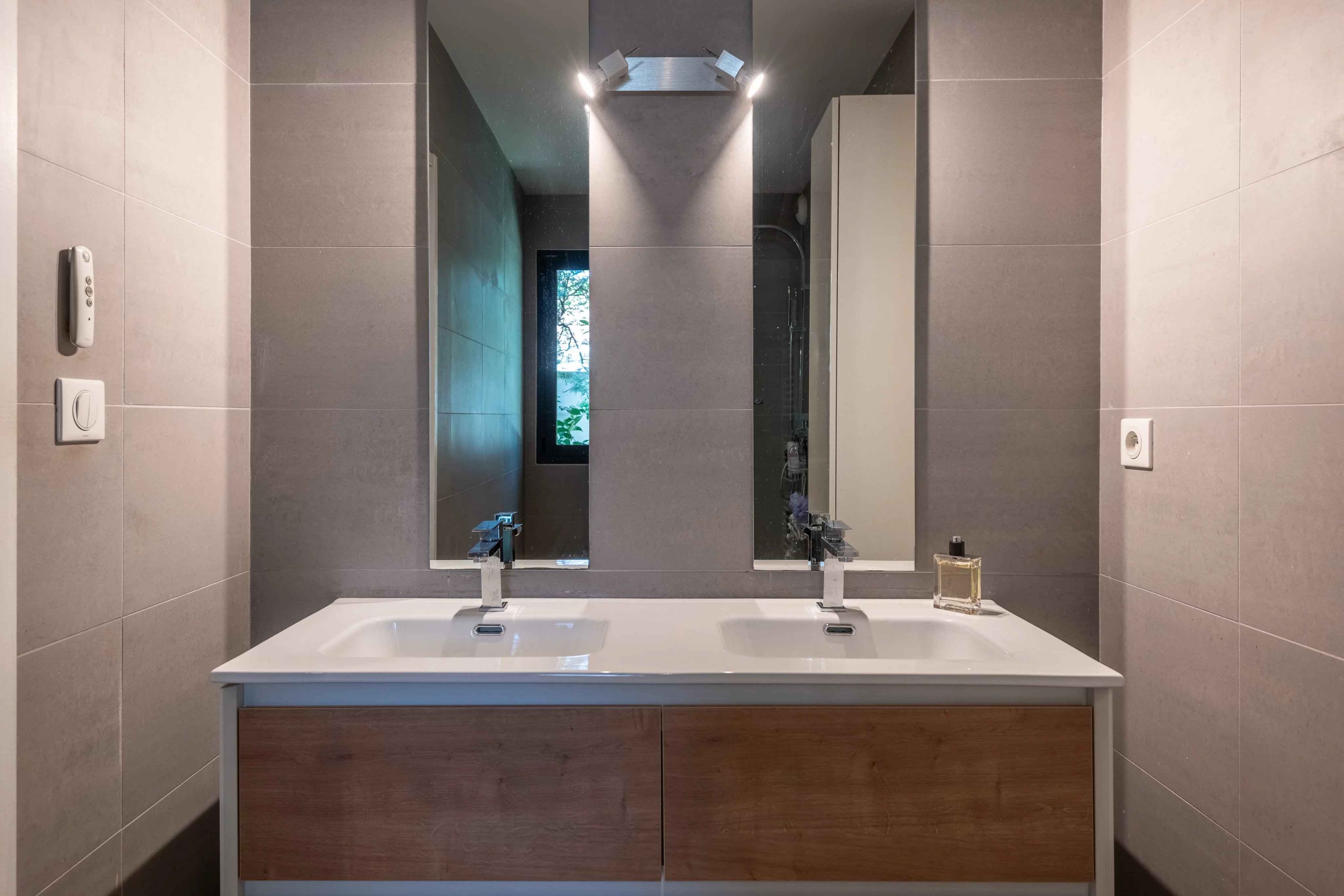 73f06f1fe85e0512a2e55a0679dff573 88e3a8f5ae 4096 original - Attribut alt par défaut.