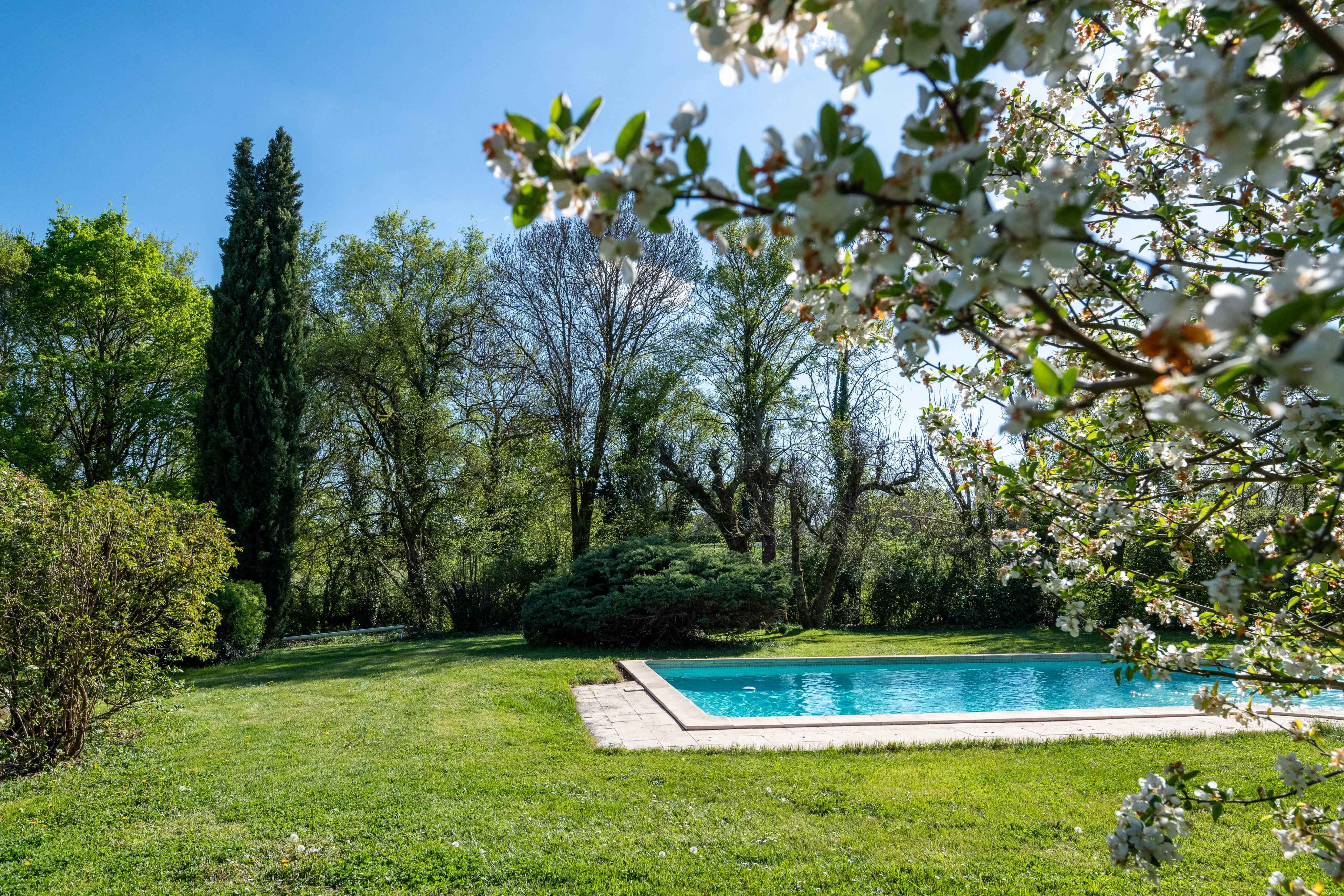 14549c7be096caf8fedd7b26c28d4a00 bae33f4f1a 4096 original - Translation missing: en.helpers.application.image_tag.default_alt