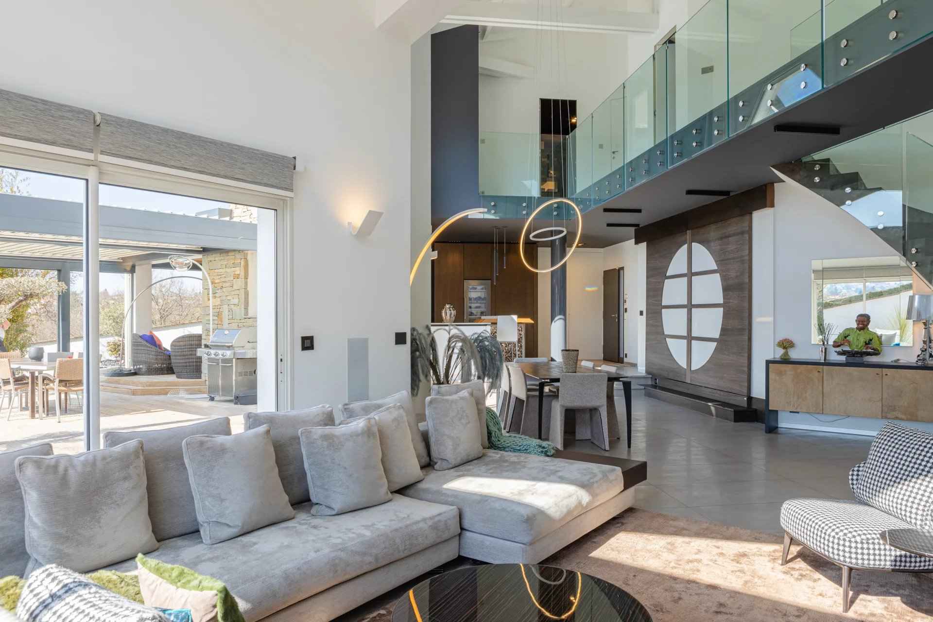 Barnes Lyon, prestigious real estate agency - Living room of a house in Brindas