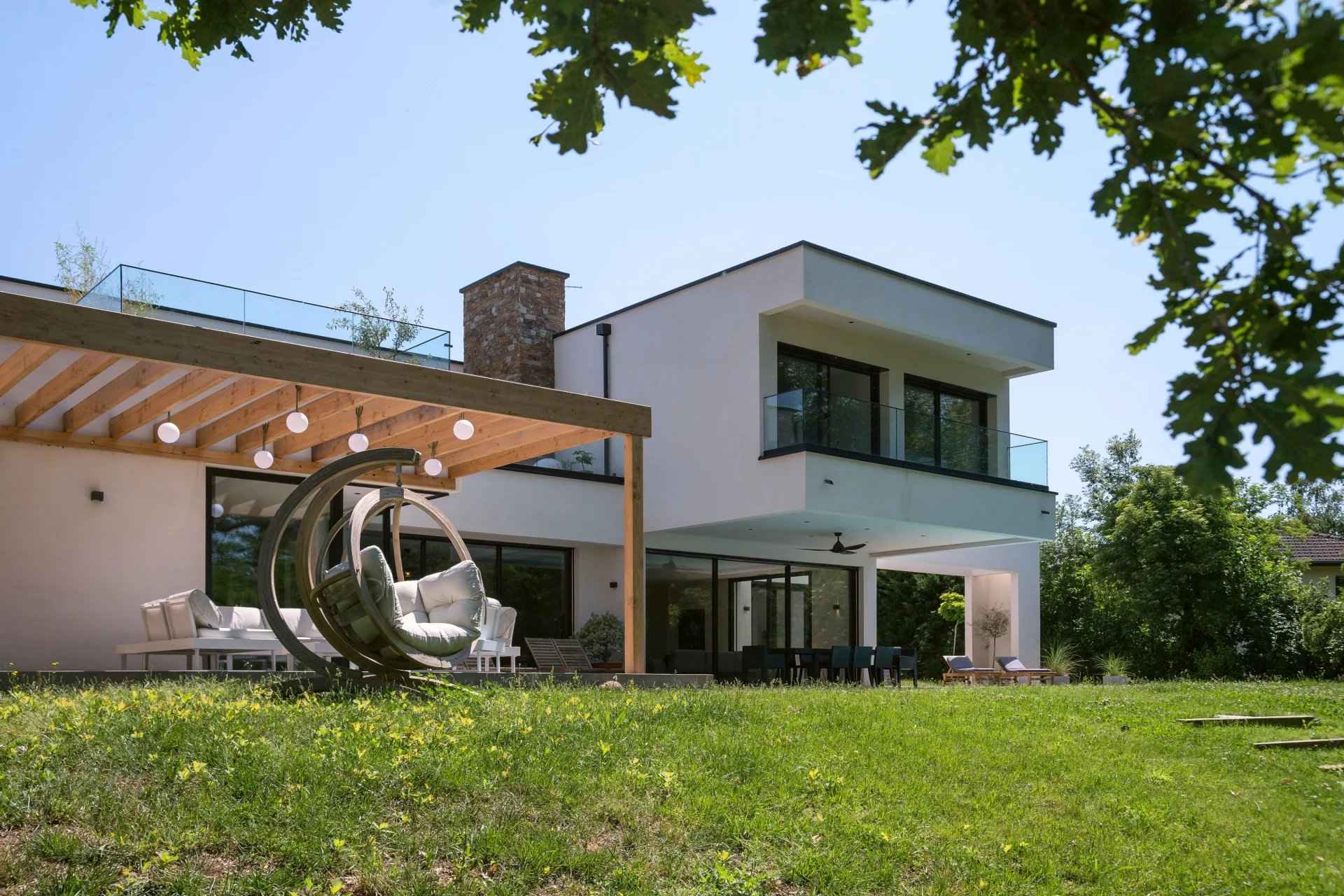 Maison contemporaine de 365 m² à Tassin-la-Demi-Lune
