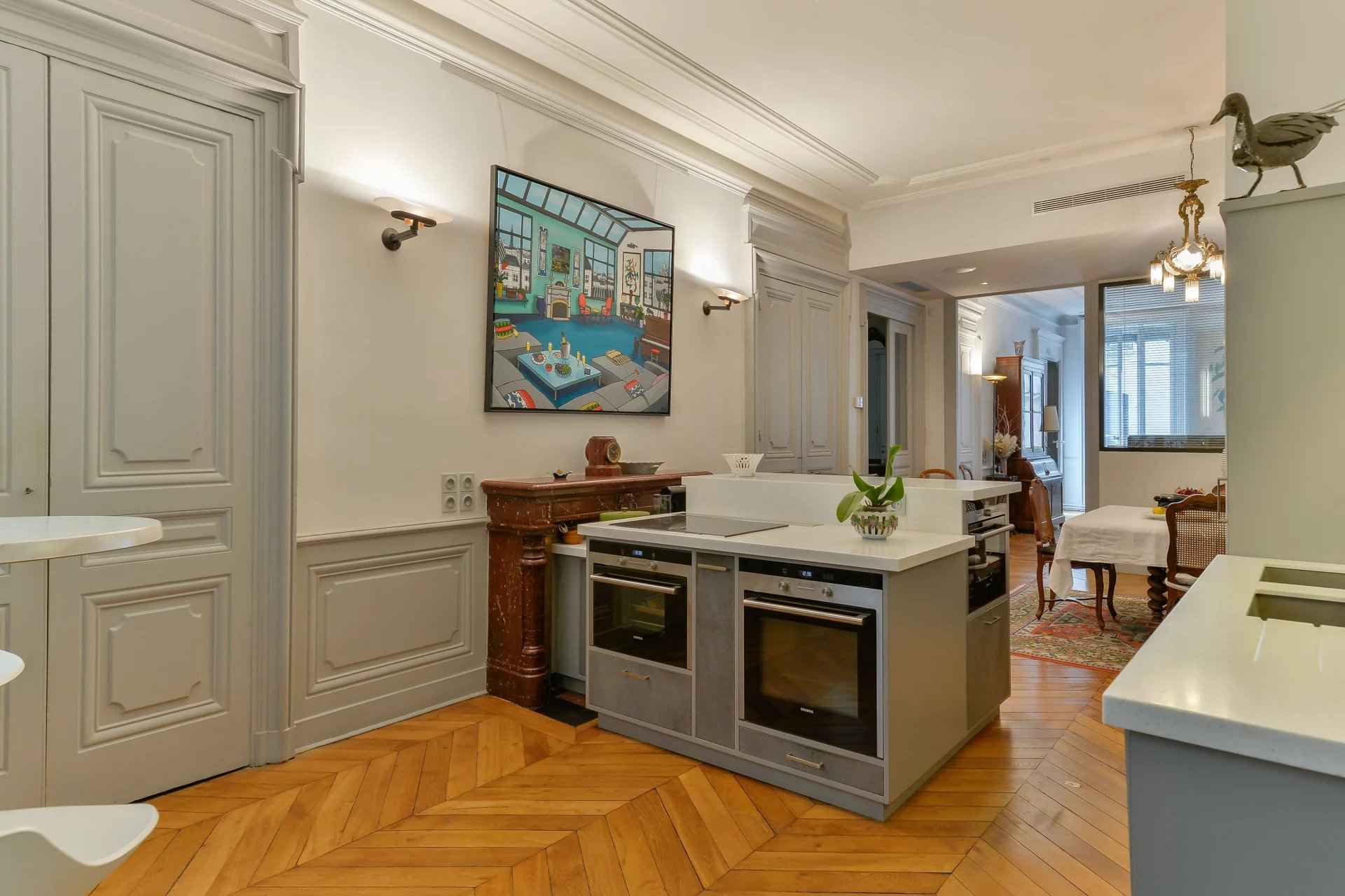 Appartement - Barnes Lyon, agence immobilière de prestige, cuisine d'un appartement familial de 191,22 m² à Bellecour, Lyon