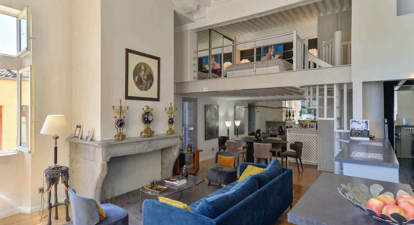 BARNES Lyon - Appartement rénové de 86 m² à Vieux Lyon BARNES Lyon - Appartement rénové de 86 m² à Vieux Lyon