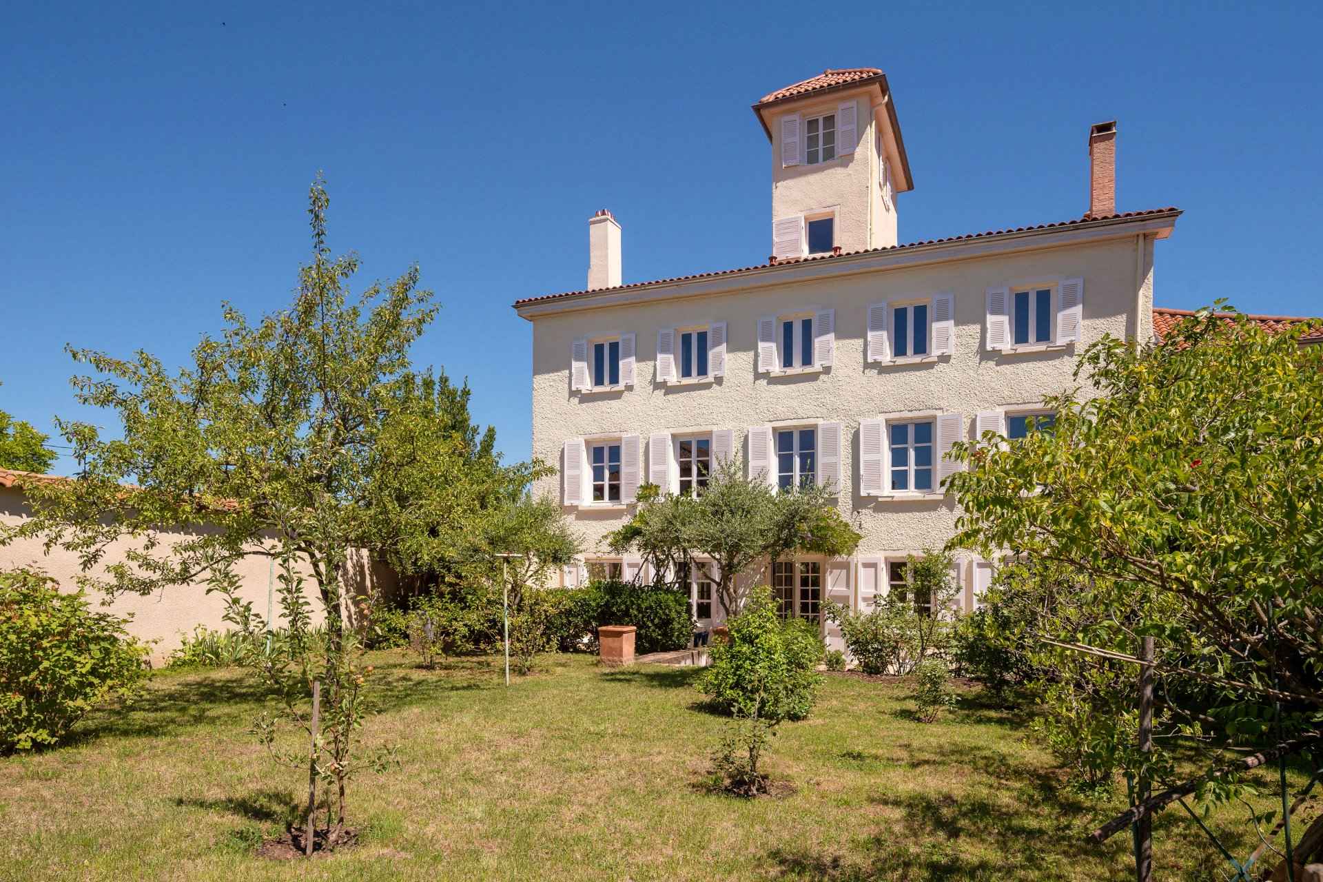 Maison Sainte-Foy-lès-Lyon 485 m²