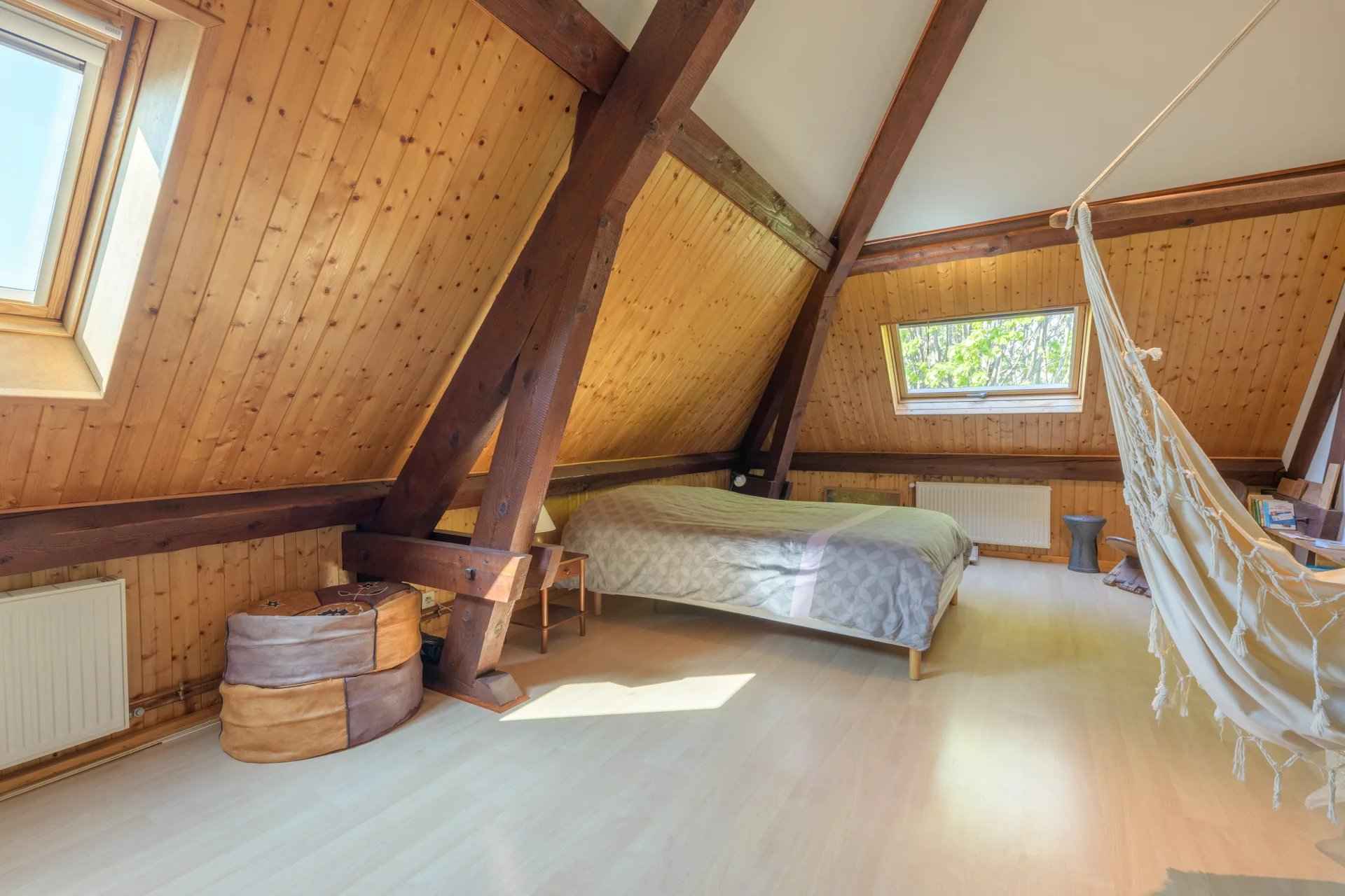 Barnes Lyon, prestigious real estate agency - Bedroom of a house in Trévoux